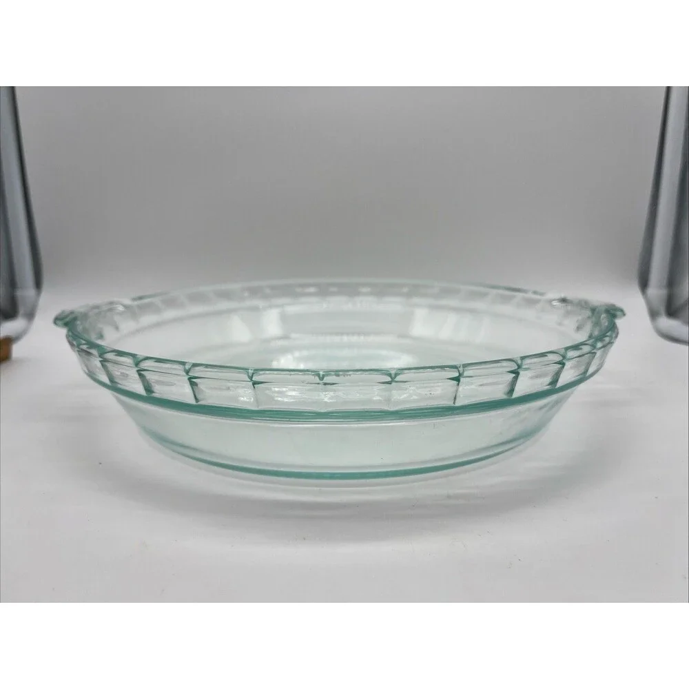 Pyrex Glass Baking Pie DISHPAN 229 10” SCALLOPED EDGES With Handles